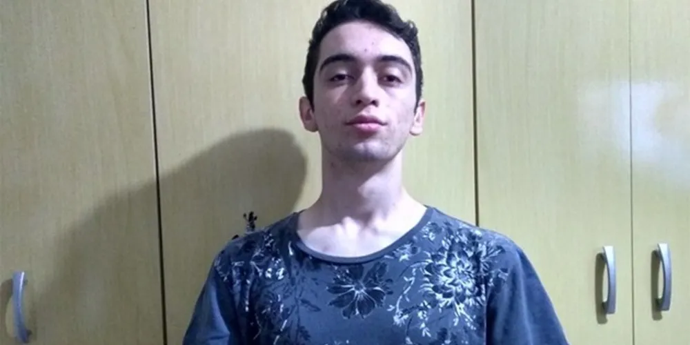 Murillo Emanuel de Lara estagiou no Banco do Brasil por dois anos como menor aprendiz e lá realizou atividades de cunho administrativo e de gestão. Realizou também cursos de informática básica e avançada, assim como o curso de inglês. Atualmente, é graduando do curso de Administração na UEPG.