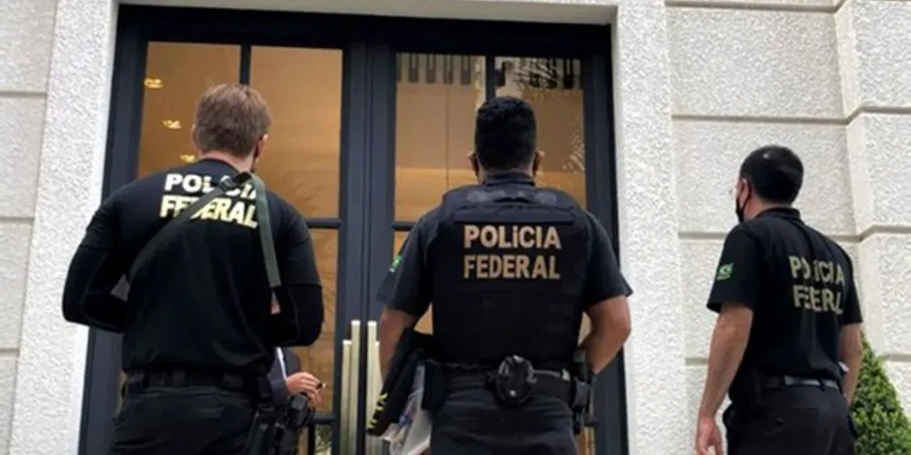 Os alvos da operação são suspeitos de receber dinheiro de empresários para evitar fiscalizações ou para que as multas fossem emitidas com valores inferiores ao devido.