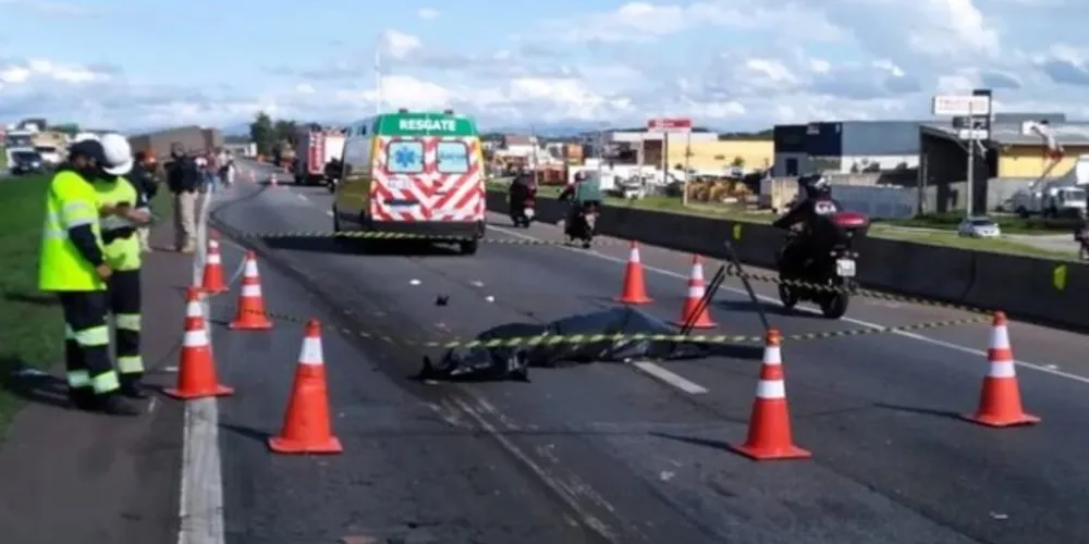 Motociclista acabou arrastado por cerca de 50 metros