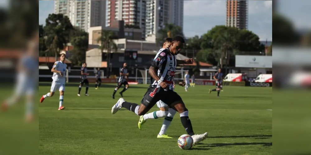 O Operário tomou gol no início do primeiro tempo, tentou a reação, mas não conseguiu reverter a derrota