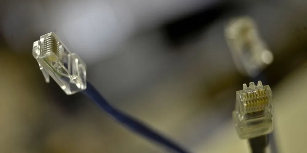 Na prática, áreas remotas e pouco habitadas do interior do Brasil poderão receber investimentos massivos em conectividade e internet.