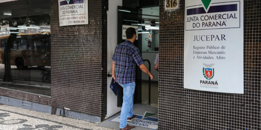 Na prática, mais empresas foram abertas e um menor número encerrou as atividades em 2020.