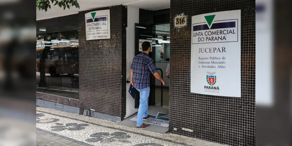 Na prática, mais empresas foram abertas e um menor número encerrou as atividades em 2020.