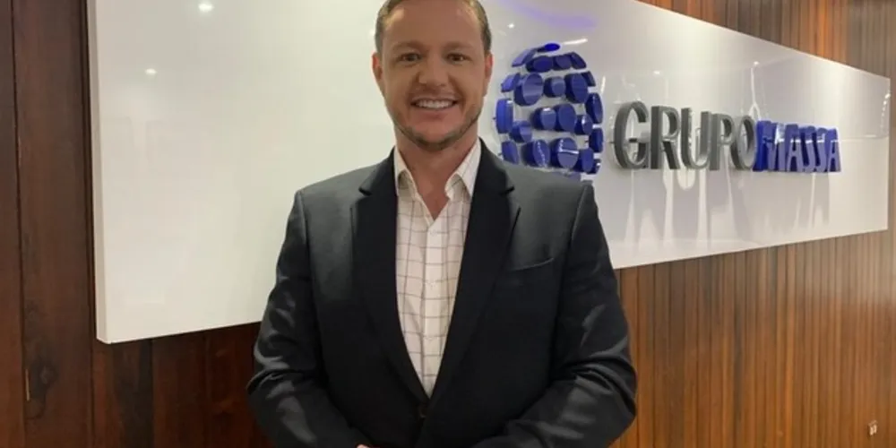 REDE MASSA - A TV Guará, afiliada da Rede Massa | SBT em Ponta Grossa e Francisco Beltrão, tem um novo comandante, Emanuel Peruzzo assume a direção geral da emissora que é líder de audiência na programação local em Ponta Grossa.

Emanuel é formado em Gestão Comercial e se especializou em Gestão de Equipe de Alta Performance. Ingressou no Grupo Massa em 2015 como Executivo de Contas do Mercado Nacional, ocupou o cargo de Supervisor de Importação do Mercado Nacional e agora assume o cargo de Diretor Geral da TV Guará