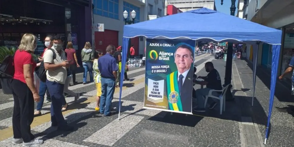 Imagem ilustrativa da imagem Partido de Bolsonaro coleta 200 assinaturas em PG