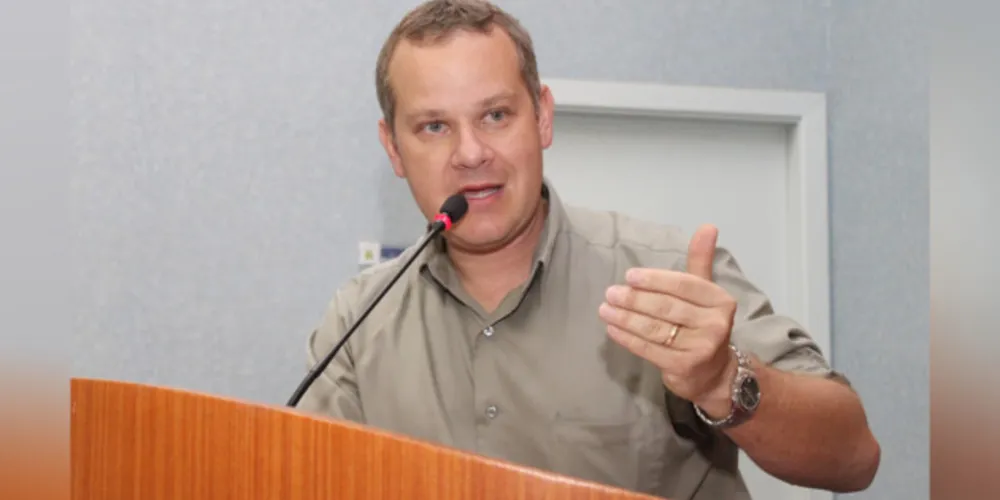 FELICITAÇÕES - Alessandro Lozza de Moraes recebeu na última terça-feira (24), os cumprimentos pela passagem de seu aniversário. Da coluna RC os votos de alegrias e sucesso