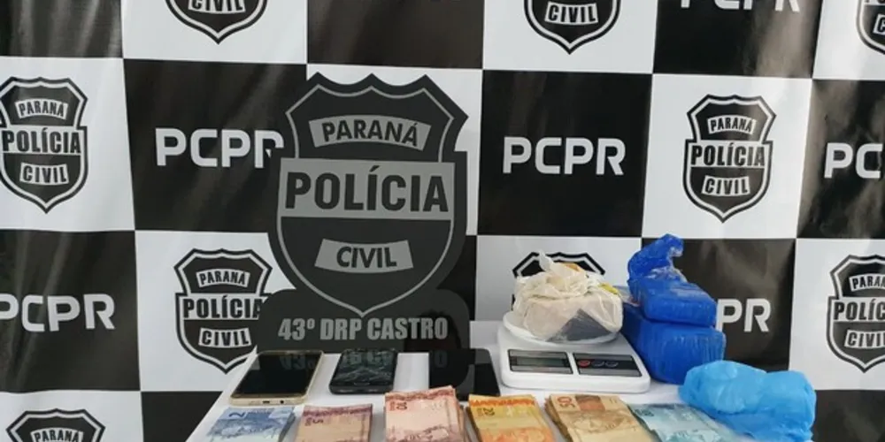 Mãe e filho responderão por tráfico de drogas e associação para o tráfico, segundo a polícia