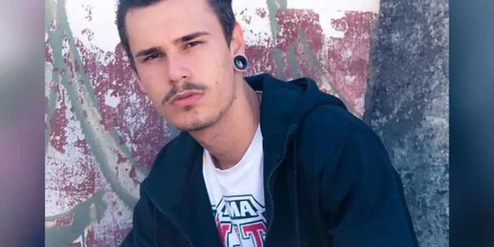 O corpo que foi encontrado por pessoas que estavam na praia, estava a aproximadamente 200 metros do local onde havia desaparecido. 