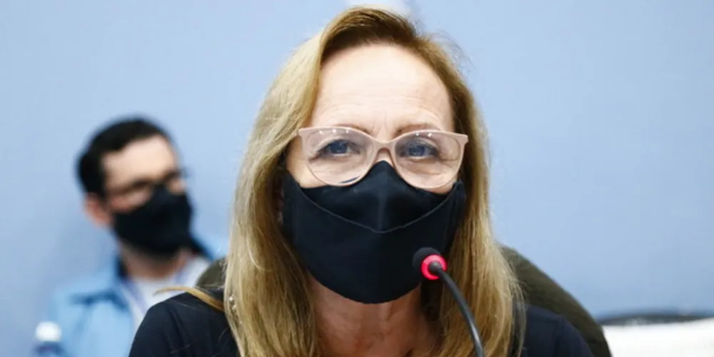 Rose é autora da lei que trata da conscientização sobre o tema