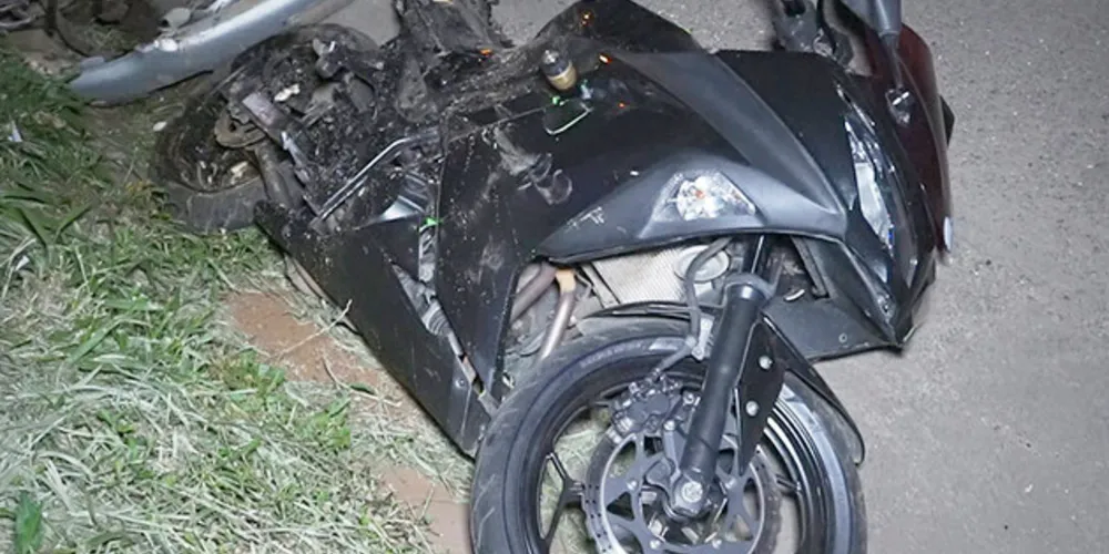 Motociclista ficou ferido no acidente e motorista fugiu sem prestar socorro