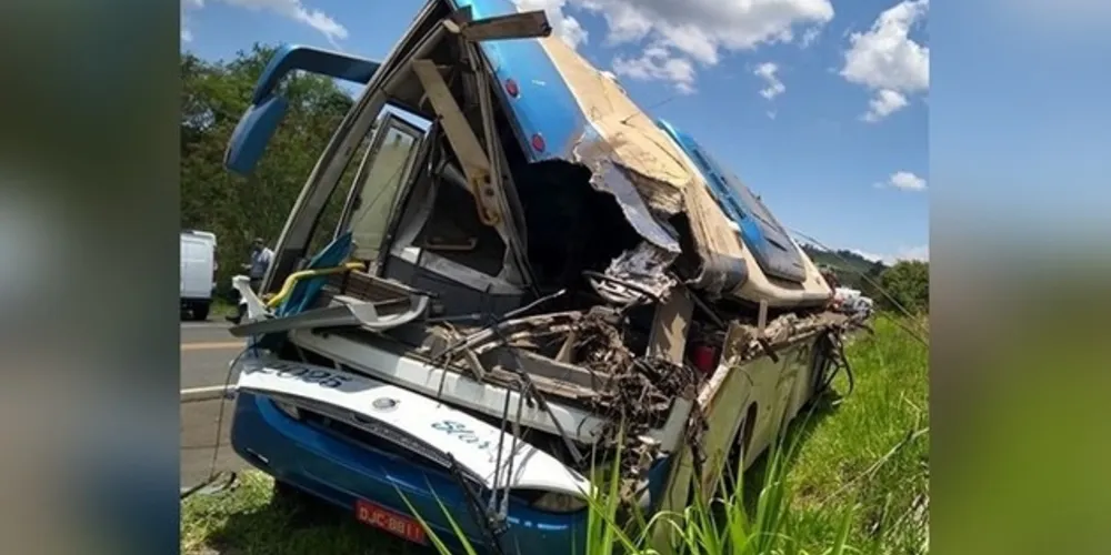 Ao todo, 41 pessoas morreram na colisão e 15 sobreviveram