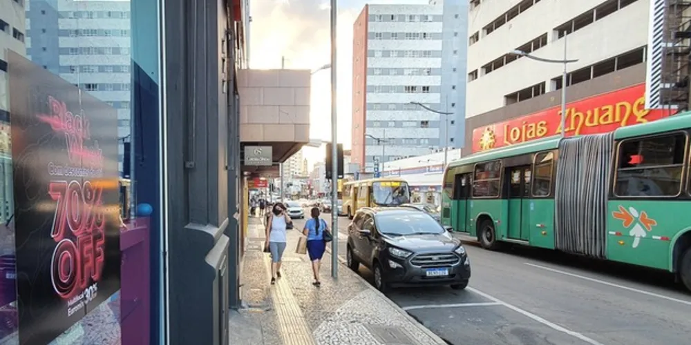 Lojas do comércio de rua de Ponta Grossa, de diversos setores, também aderiram às grandes promoções
