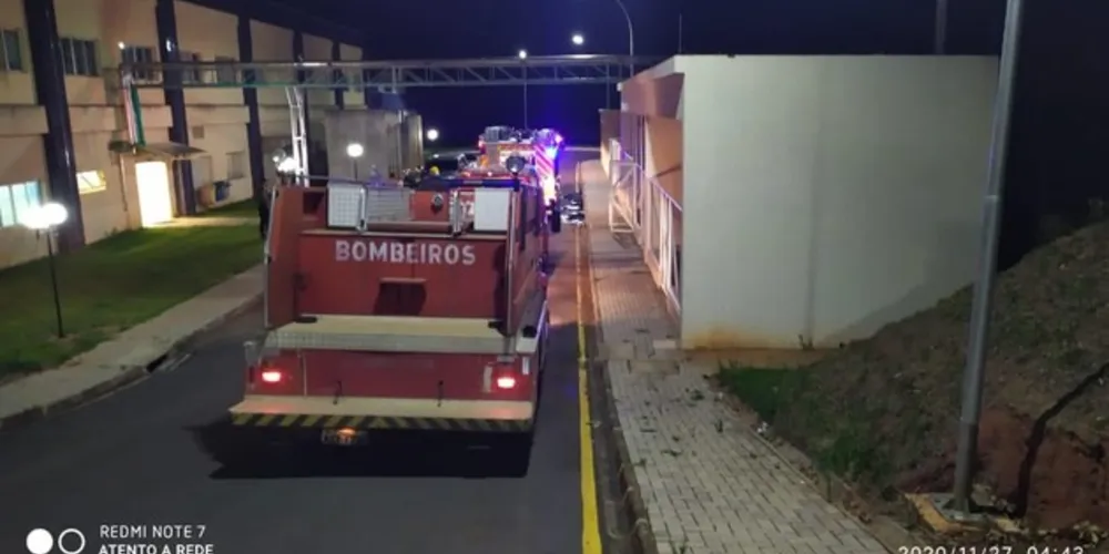 O incidente fez o teto da enfermaria ceder. O caso ocorreu nesta sexta-feira (27), por volta das 04h da manhã
