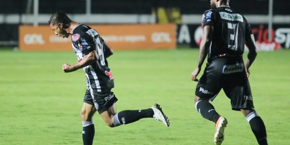 Vitória no clássico dá confiança para sequência do Fantasma na Série B