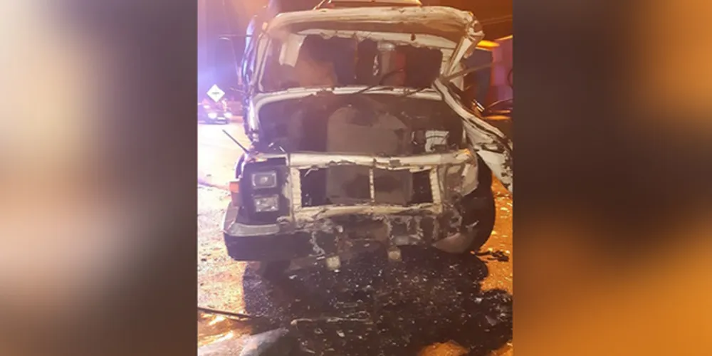 Motorista fugiu antes da chegada dos socorristas e ainda não foi localizado