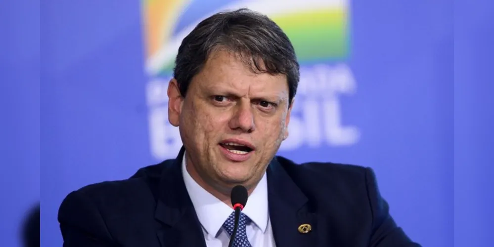 Tarcísio Freitas disse que está assintomático e vai seguir trabalhando de casa