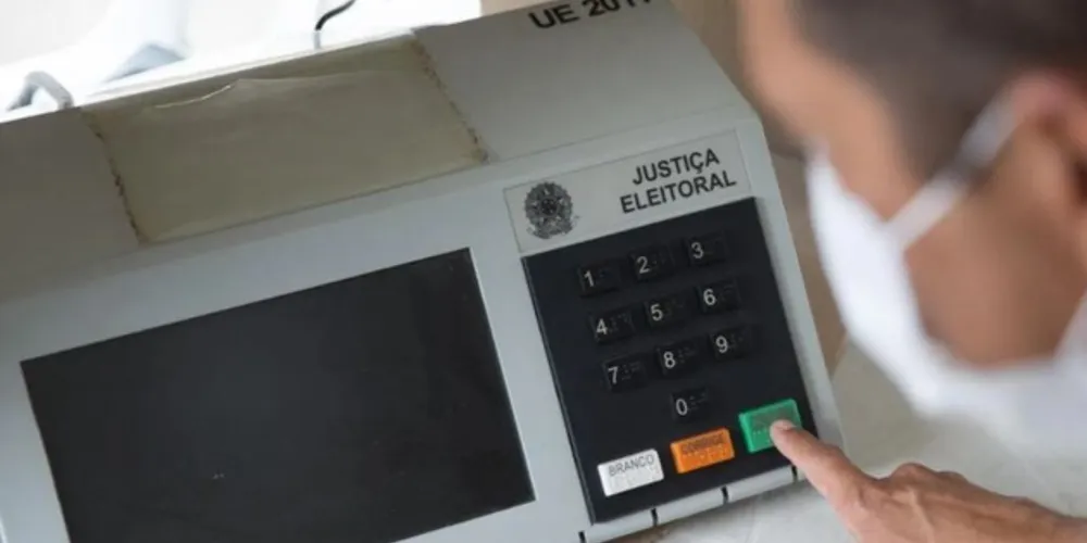 Eleitores de Ponta Grossa e de outras 56 cidades que vão definir prefeitos e vice-prefeitos no segundo turno