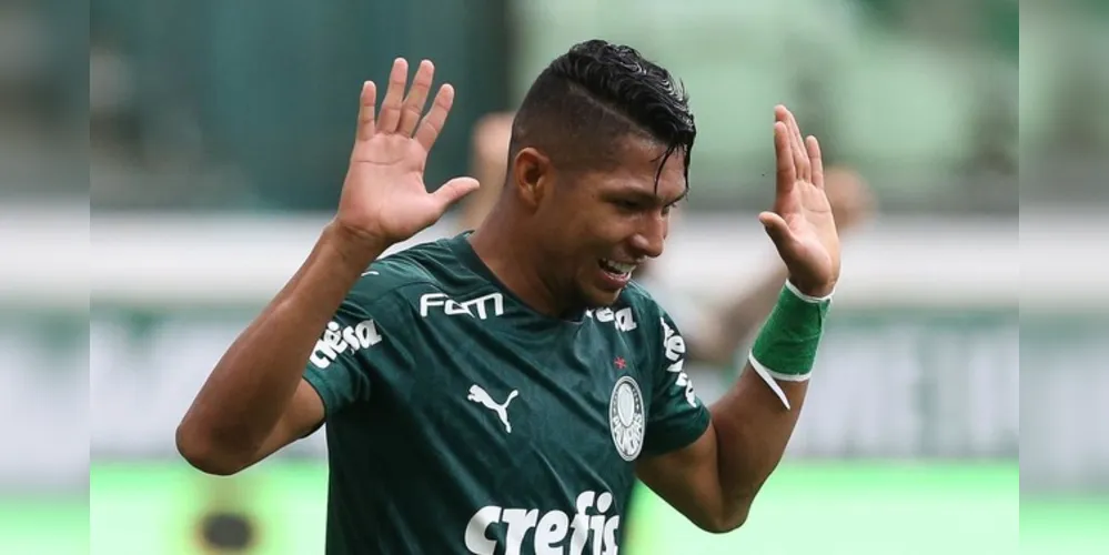 Com 37 pontos, o Verdão assumiu o quarto lugar, a cinco pontos do líder Atlético-MG, mas pode cair para quinto se o Internacional pontuar diante do Atlético-GO, também neste sábado, às 21h.