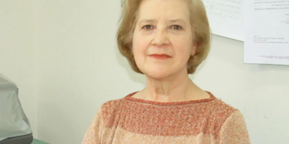Professora Jussara Carmencita Gomes Lichacovski foi uma das primeiras professoras da UEPG