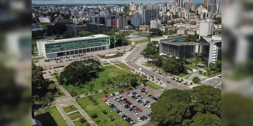 Com o pagamento das três folhas, o Governo do Estado injetará R$ 5,1 bilhões na economia paranaense em apenas 24 dias. 