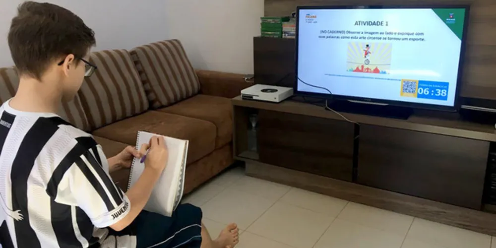 O Se Liga é destinado tanto aos alunos que têm dificuldades em conteúdos específicos quanto àqueles que apenas desejam melhorar as notas e o rendimento. 