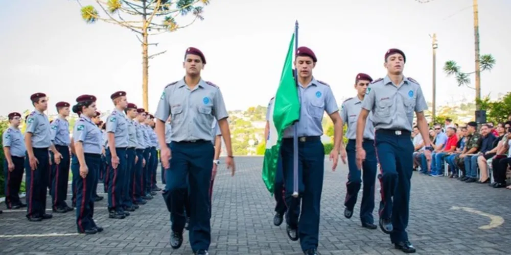 Entenda a união dos valores militares com uma educação tecnológica e humanista. No colégio, o aluno é o maior protagonista