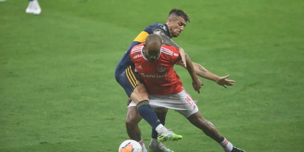 Imagem ilustrativa da imagem Com gol de Tévez, Boca Juniors vence Internacional