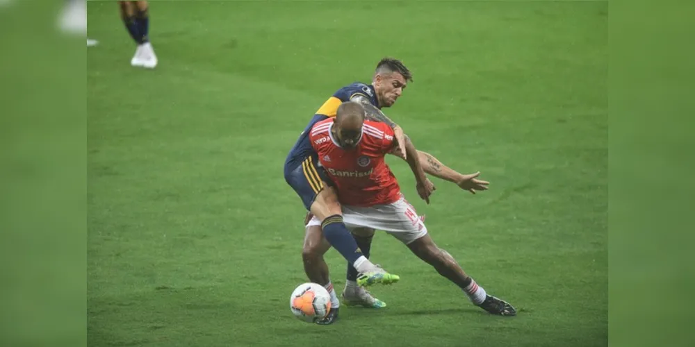 Imagem ilustrativa da imagem Com gol de Tévez, Boca Juniors vence Internacional
