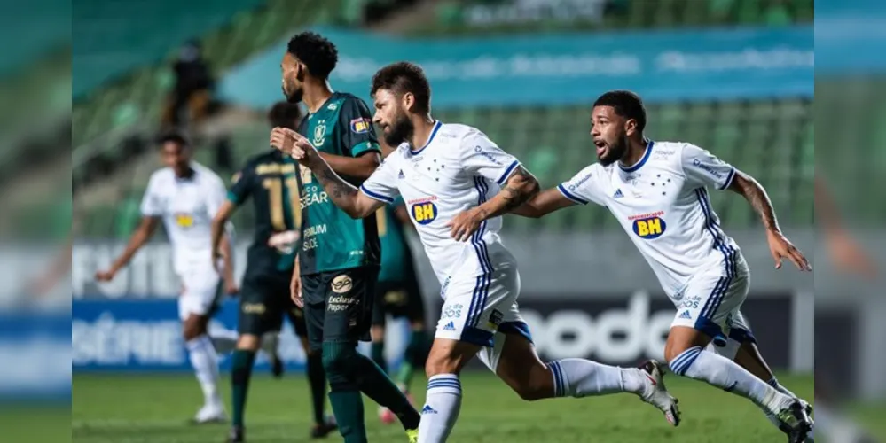 Raposa bate Coelho por 2 a 1 no estádio Independência