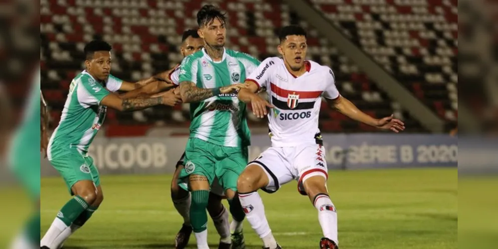 Grampola marcou para gaúchos e Tanque para paulistas