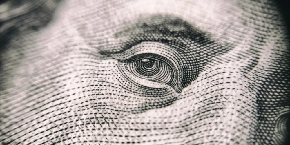 O dólar comercial encerrou o dia vendido a R$ 5,242, com alta de R$ 0,014 (+0,27%).