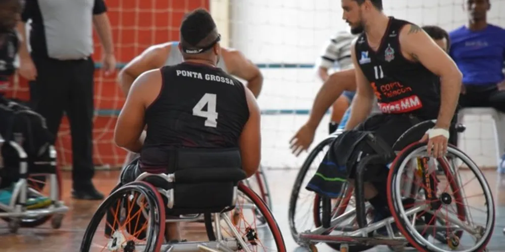 Com Pauliki, o treinador tentará a renovação do patrocínio, que garantiria a participação no campeonato paranaense de 2021 e a copa centro/sul/sudeste.