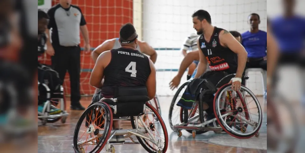 Com Pauliki, o treinador tentará a renovação do patrocínio, que garantiria a participação no campeonato paranaense de 2021 e a copa centro/sul/sudeste.