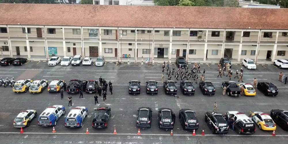 Mais de 4 mil policiais estão nas ruas para combater crimes e fiscalizar o cumprimento da regra de restrição de circulação de pessoas