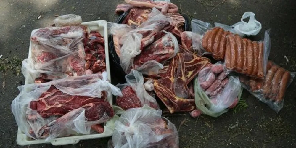 Imagem ilustrativa da imagem Prefeitura apreende mais de 1 tonelada de alimentos em PG