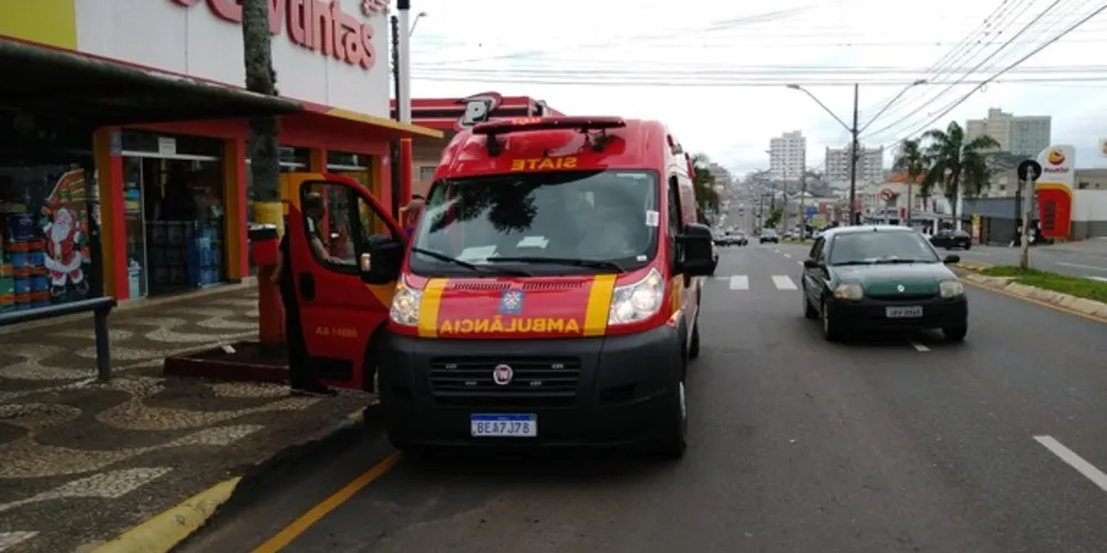 Imagem ilustrativa da imagem Motoboy cai após atropelar cão em avenida da Nova Rússia