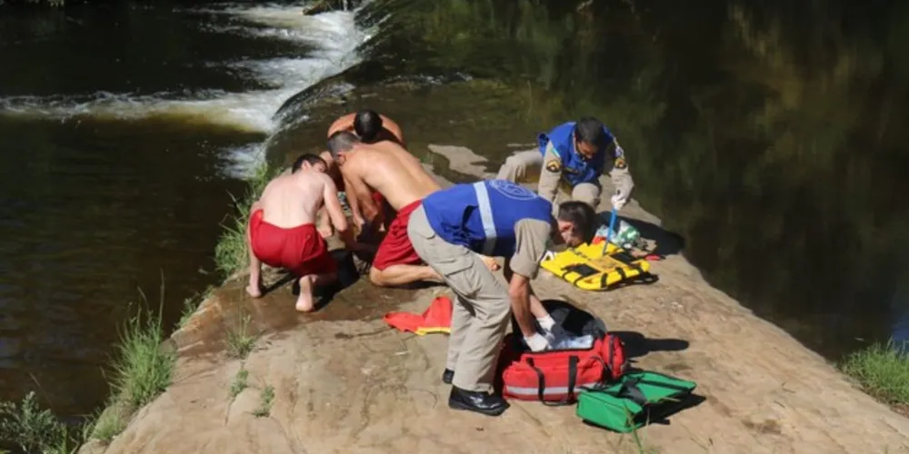 Imagem ilustrativa da imagem Afogamento mobiliza Corpo de Bombeiros em PG