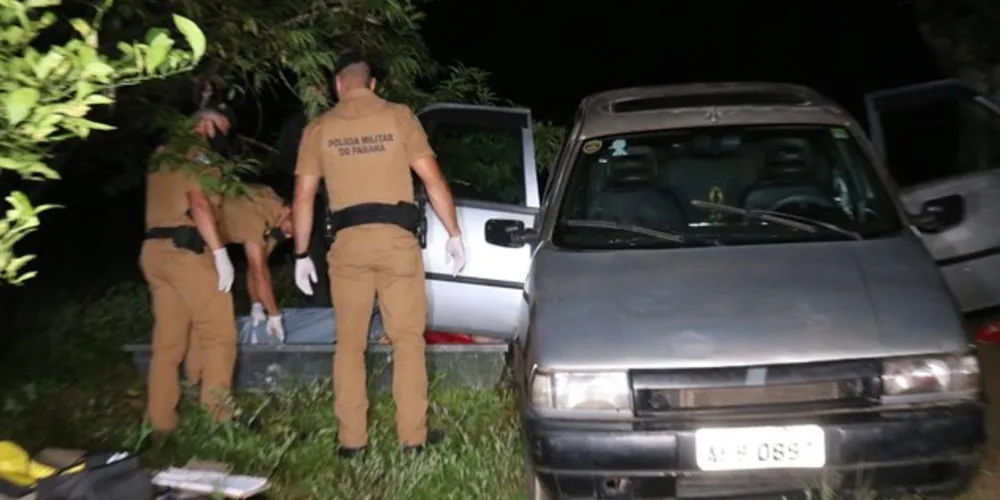 Vítima conseguiu correr até o carro, mas morreu no banco traseiro