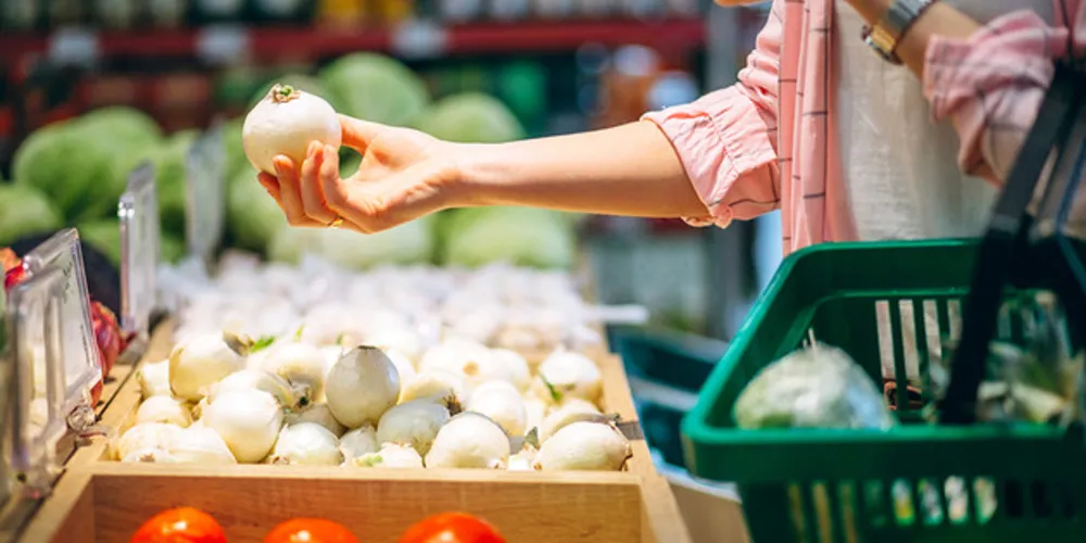 Entre os produtos que compõem a cesta básica, 21 subiram, 11 caíram e 1 permaneceu constante. 