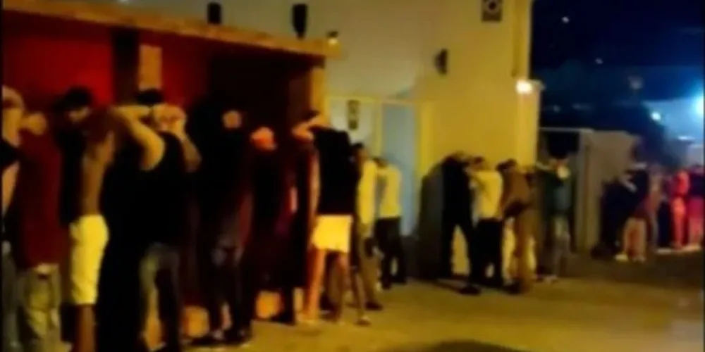 Evento tinha cerca de 50 pessoas