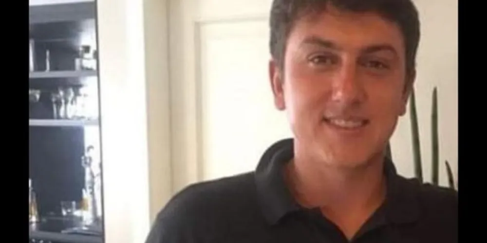 Klaus Christóforo Höpner, 30, teve morte instantânea, ao ser atingido na cabeça pela roda do caminhão