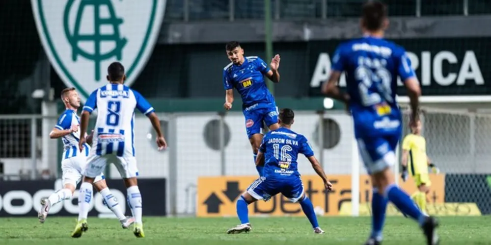 Cruzeiro e CSA entraram em campo sonhando com o G4, mas ficaram no empate