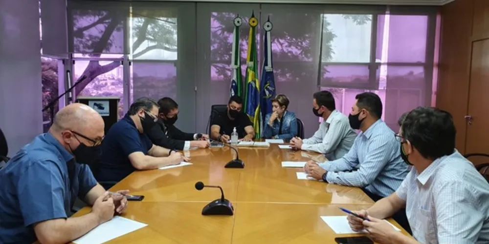 Imagem ilustrativa da imagem Comissão de transição se reúne com prefeito, vice e gestores