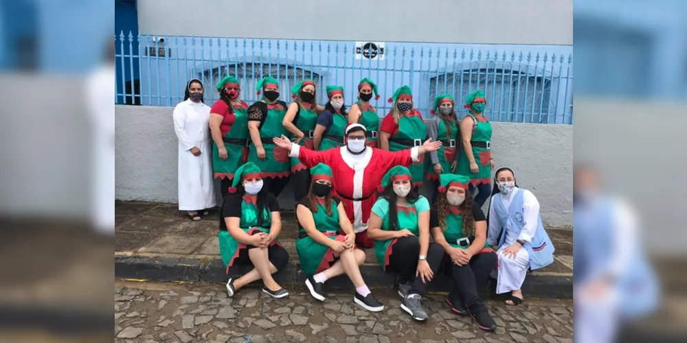 Alunos da Escola Santa Maria Goretti receberam lembrancinhas de fim de ano e interagiram com os professores
