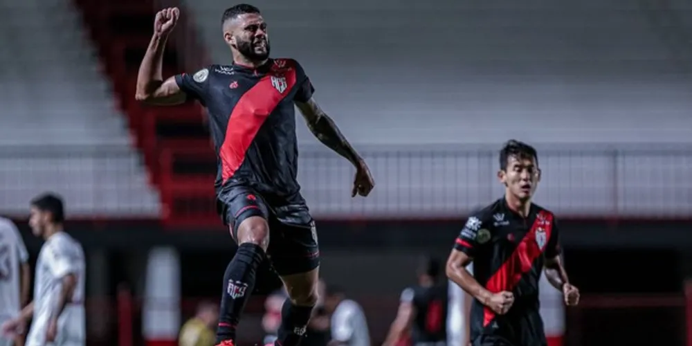 Dragão faz 2 a 1 no Tricolor e entra no top 10 do Brasileirão