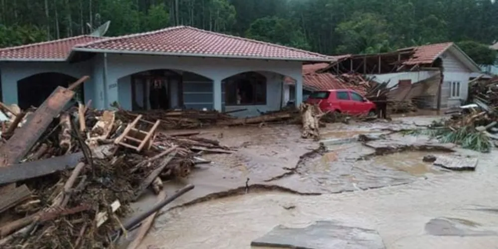 Imagem ilustrativa da imagem Chuvas provocam mortes no Alto Vale do Itajaí