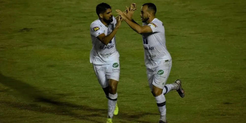 América-MG vence Figueirense e se aproxima da liderança da Série B