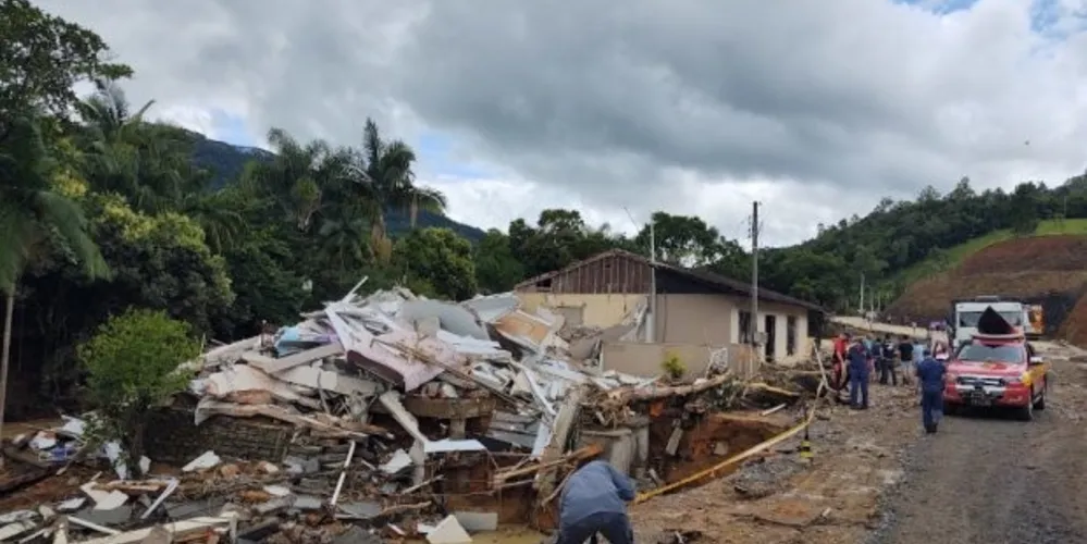 São nove mortes em Presidente Getúlio, a cidade mais atingida, duas em Rio do Sul e uma em Ibirama