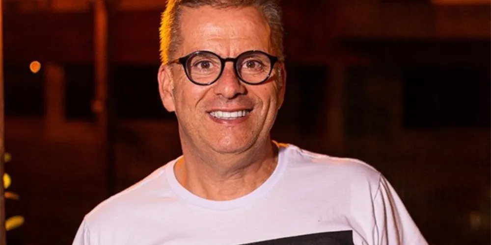 O DJ ponta-grossense tem variais produções lançadas em todas as plataformas digitais e executado nas principais rádios do Brasil. 