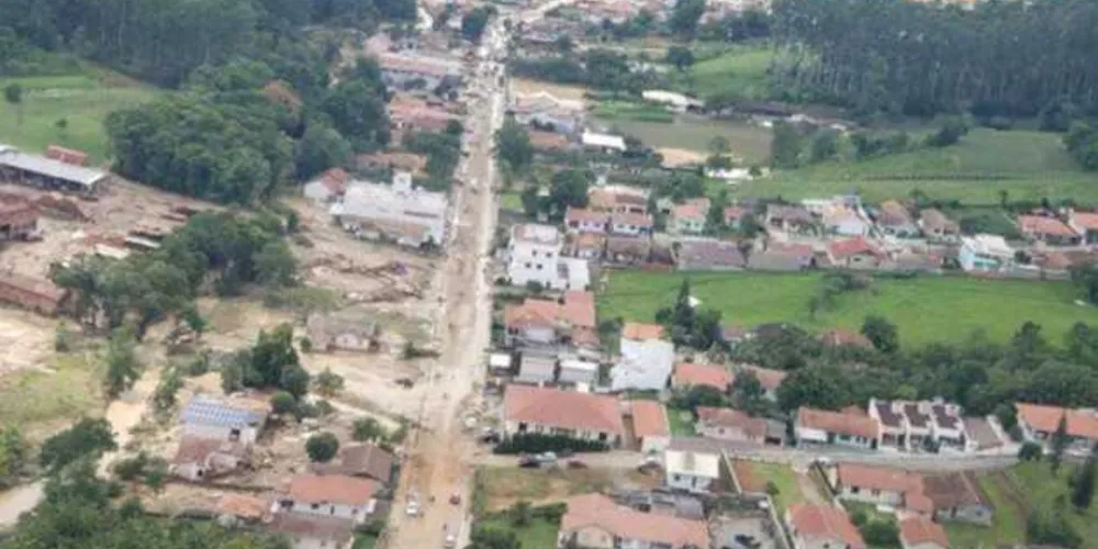 Imagem ilustrativa da imagem Chega a 15 o número de mortos pelas chuvas em Santa Catarina